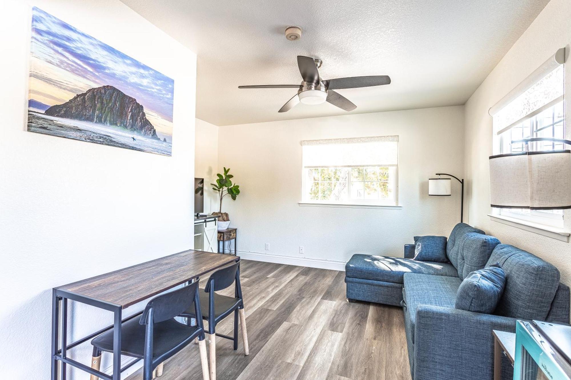Coastal Breeze Motel