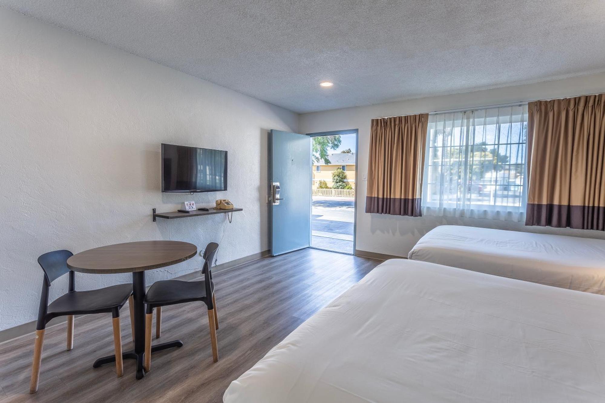 Motel Coastal Breeze 2*