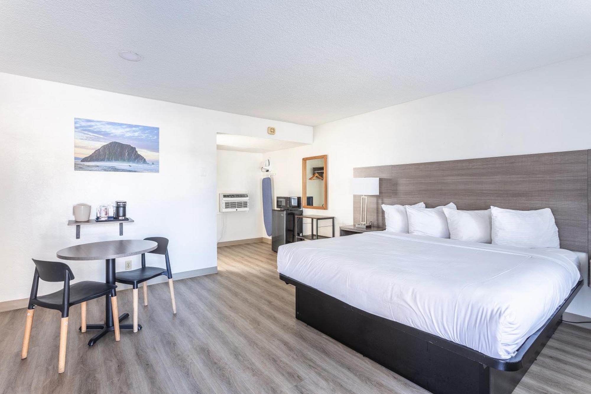 Coastal Breeze Motel 2*