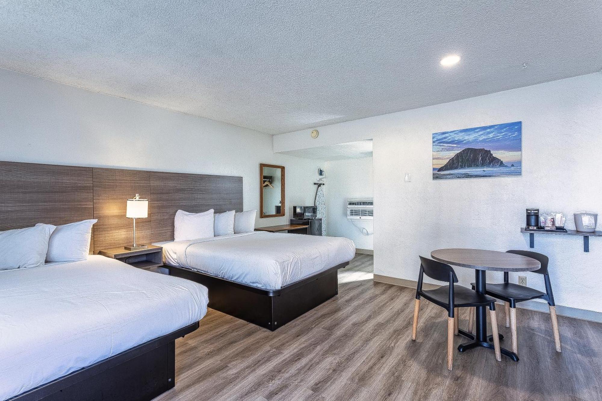 Coastal Breeze Motel 2*
